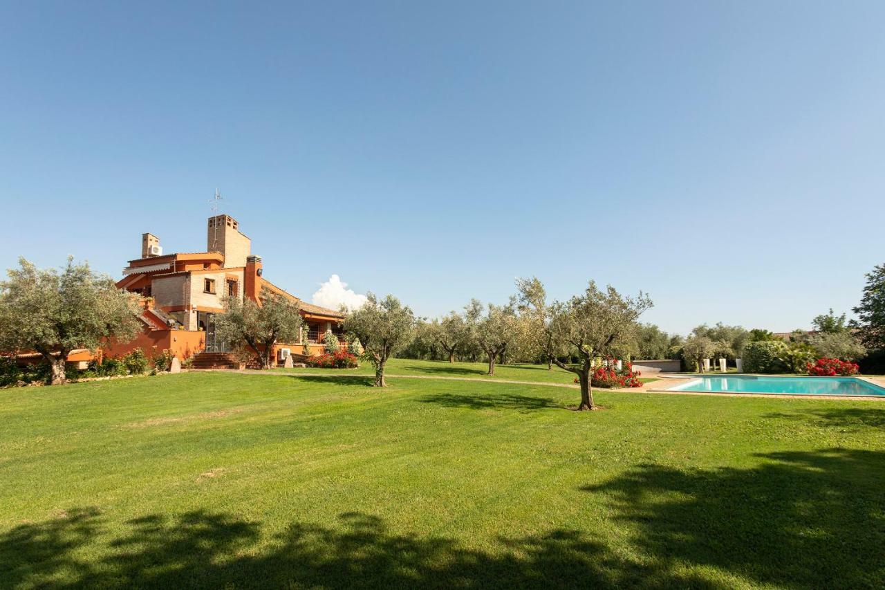 Villa In Via Della Marcigliana Casale Torre San Giovanni Exterior photo