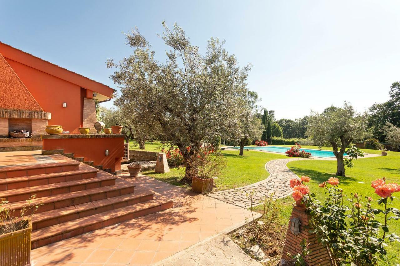 Villa In Via Della Marcigliana Casale Torre San Giovanni Exterior photo