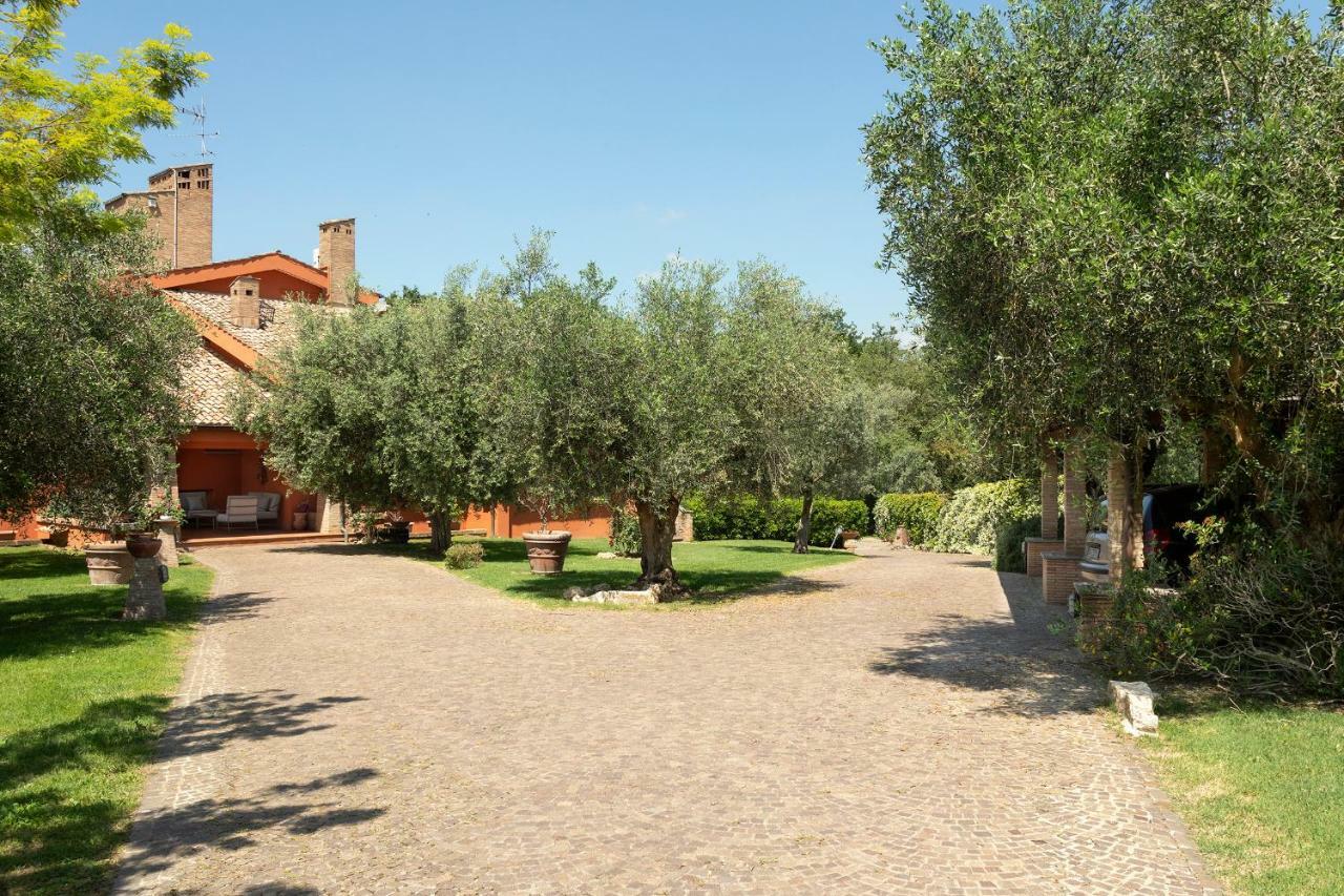 Villa In Via Della Marcigliana Casale Torre San Giovanni Exterior photo
